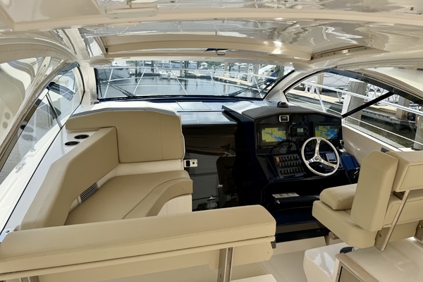 FAIS DO DO 41ft Pursuit Yacht For Sale