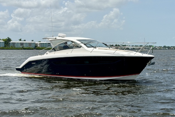 FAIS DO DO 41ft Pursuit Yacht For Sale