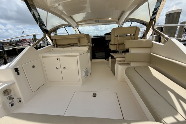 FAIS DO DO 41ft Pursuit Yacht For Sale