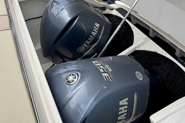 FAIS DO DO 41ft Pursuit Yacht For Sale