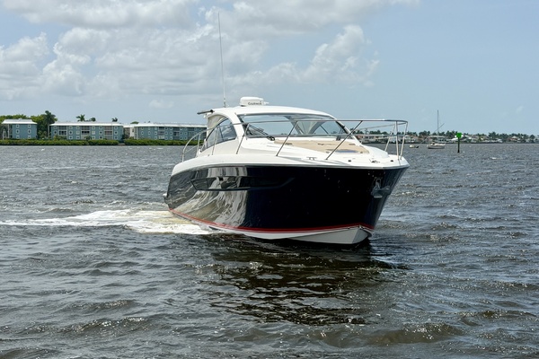 FAIS DO DO 41ft Pursuit Yacht For Sale