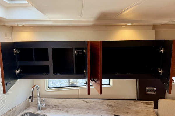 FAIS DO DO 41ft Pursuit Yacht For Sale
