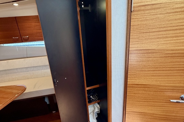 FAIS DO DO 41ft Pursuit Yacht For Sale