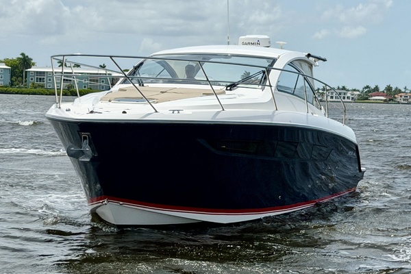 FAIS DO DO 41ft Pursuit Yacht For Sale