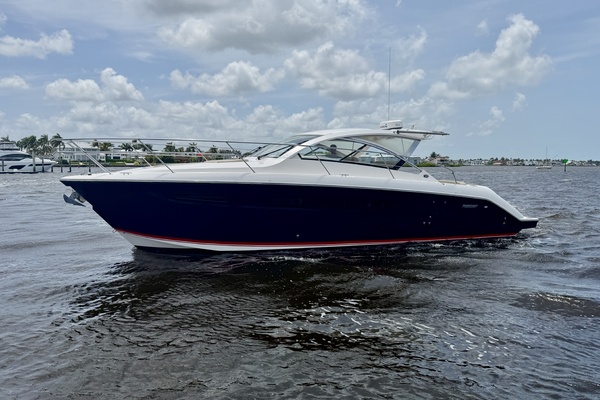 FAIS DO DO 41ft Pursuit Yacht For Sale