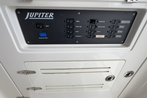 Flooring It 38ft Jupiter Yacht For Sale