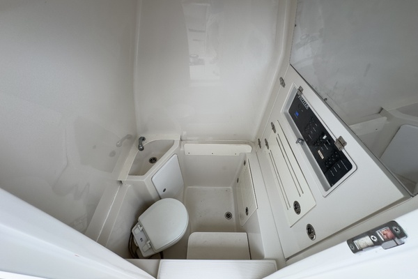 Flooring It 38ft Jupiter Yacht For Sale