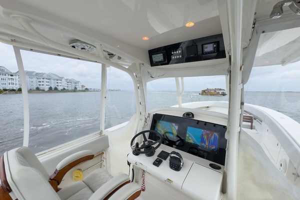 Flooring It 38ft Jupiter Yacht For Sale