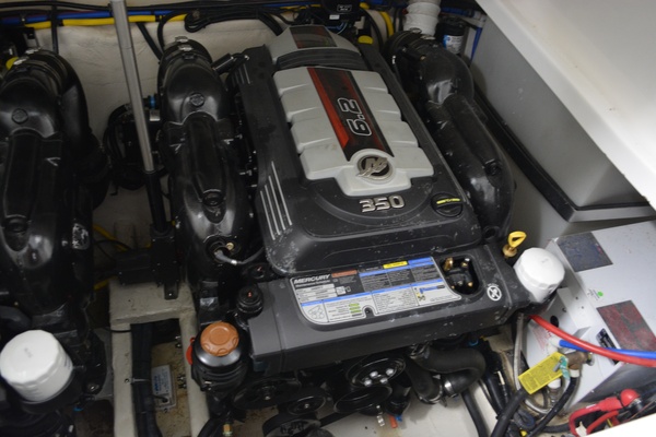 32ft Rinker Yacht For Sale