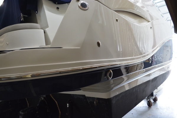Photo of the 2018 Rinker 320 EX
