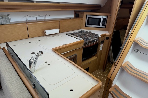 Jeanneau Sun Odyssey 45 DS Yacht For Sale