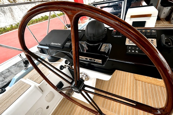 Hindsight 64ft Jeanneau Yacht For Sale