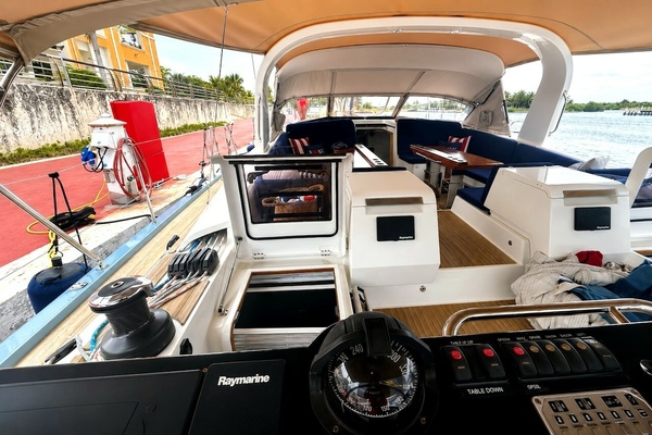 Hindsight 64ft Jeanneau Yacht For Sale