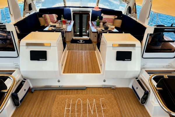 Hindsight 64ft Jeanneau Yacht For Sale