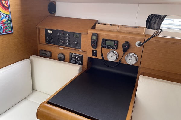 VALEO 40ft Jeanneau Yacht For Sale