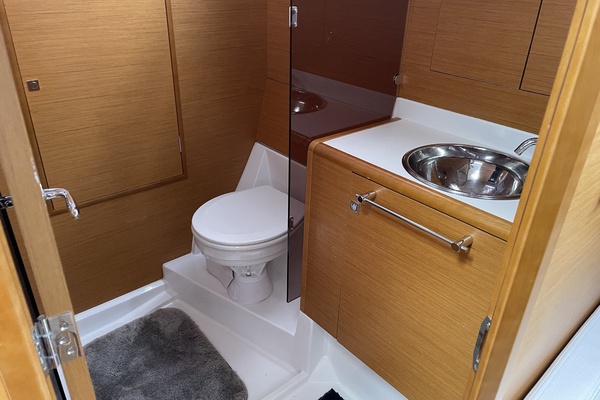 VALEO 40ft Jeanneau Yacht For Sale