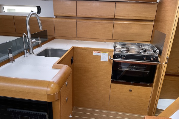 VALEO 40ft Jeanneau Yacht For Sale