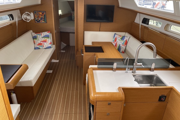 VALEO 40ft Jeanneau Yacht For Sale