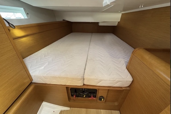 Jeanneau Sun Odyssey 449 Yacht For Sale