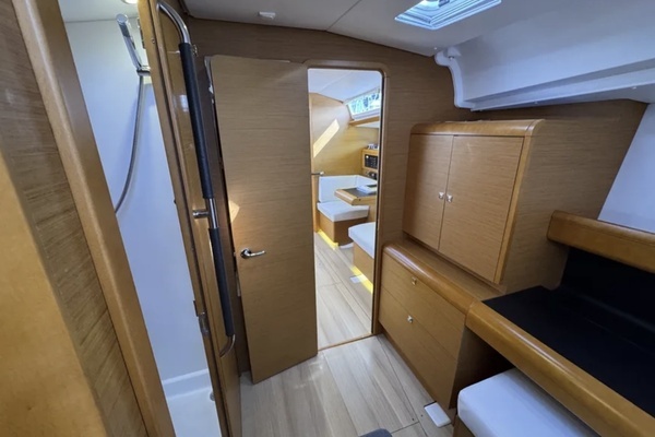 Jeanneau Sun Odyssey 449 Yacht For Sale