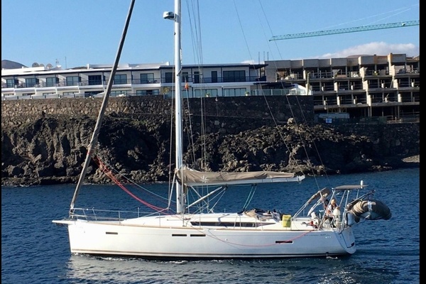 CARA OF PORTSMOUTH 44ft Jeanneau Yacht For Sale