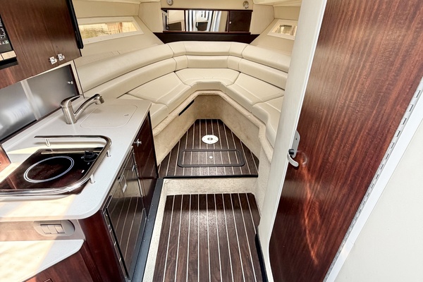 29ft Monterey Yacht For Sale