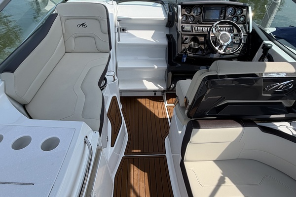 29ft Monterey Yacht For Sale