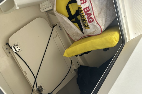 27ft Boston Whaler Yacht For Sale
