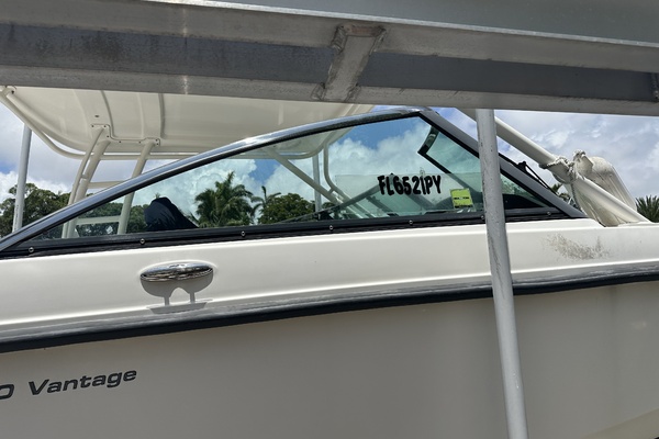 27ft Boston Whaler Yacht For Sale