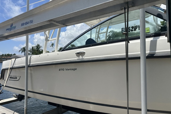 27ft Boston Whaler Yacht For Sale