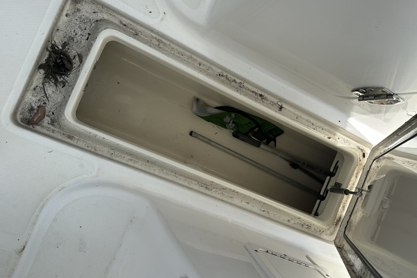 27ft Boston Whaler Yacht For Sale