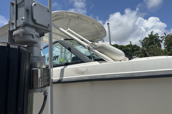 27ft Boston Whaler Yacht For Sale