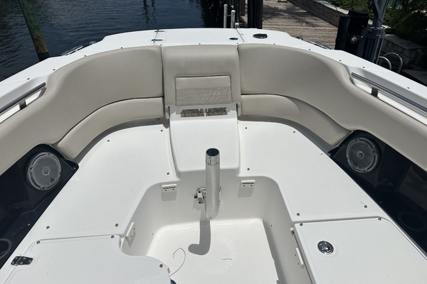 27ft Boston Whaler Yacht For Sale