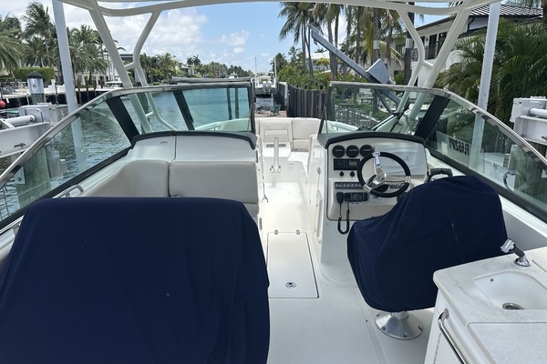 27ft Boston Whaler Yacht For Sale