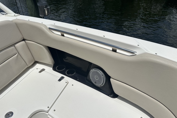 27ft Boston Whaler Yacht For Sale