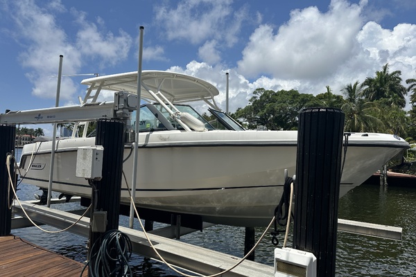 27ft Boston Whaler Yacht For Sale