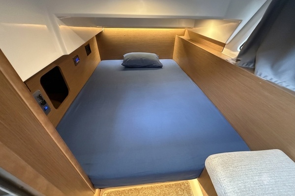 Jeanneau NC1095 Yacht For Sale