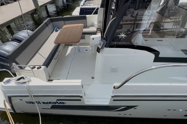 34ft Jeanneau Yacht For Sale