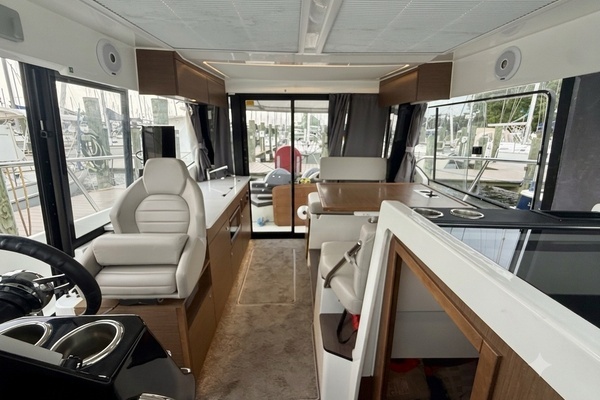 Jeanneau NC1095 Yacht For Sale