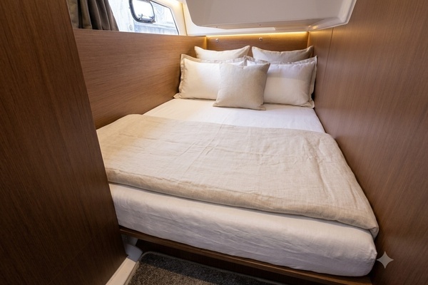 Jeanneau NC1095 Yacht For Sale
