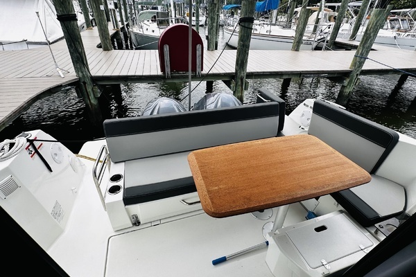 Jeanneau NC1095 Yacht For Sale
