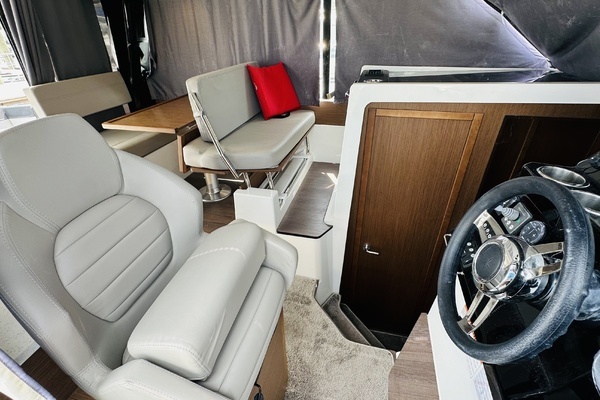 Jeanneau NC1095 Yacht For Sale