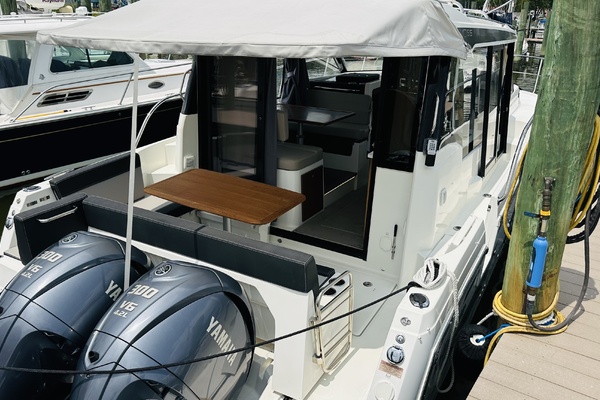 34ft Jeanneau Yacht For Sale