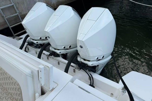 47ft Intrepid Yacht For Sale