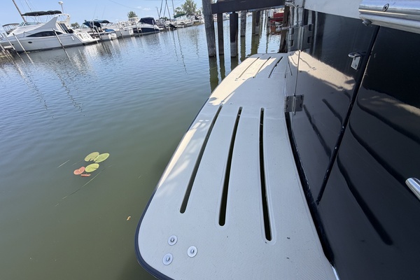 FIDELITY 34ft Mainship Yacht For Sale