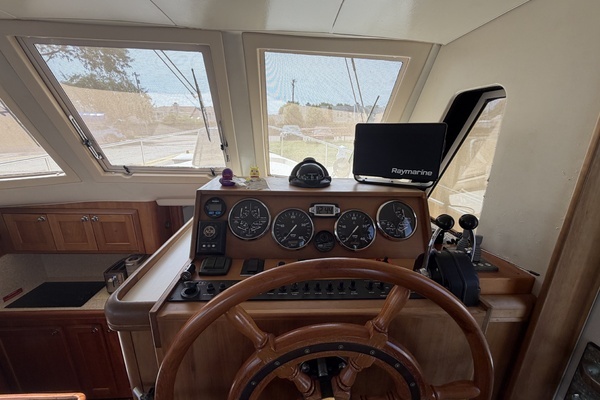 Mainship 34 Trawler Yacht For Sale