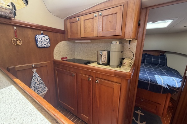 Mainship 34 Trawler Yacht For Sale