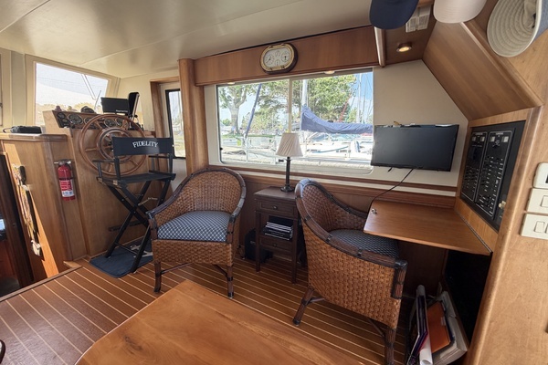 Mainship 34 Trawler Yacht For Sale