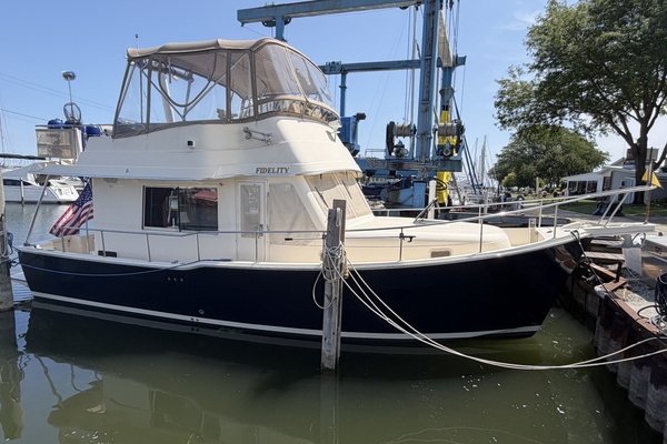 FIDELITY 34ft Mainship Yacht For Sale
