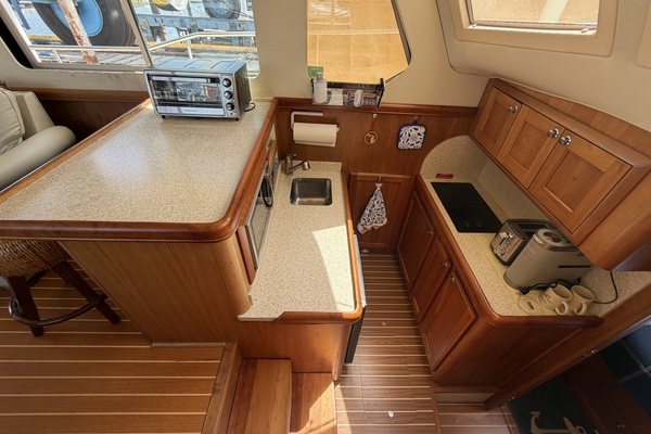 FIDELITY 34ft Mainship Yacht For Sale